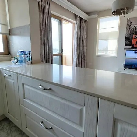 Belvedere - Cozy 2bed Seaview By Homely