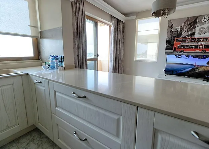 Belvedere - Cozy 2bed Seaview By Homely